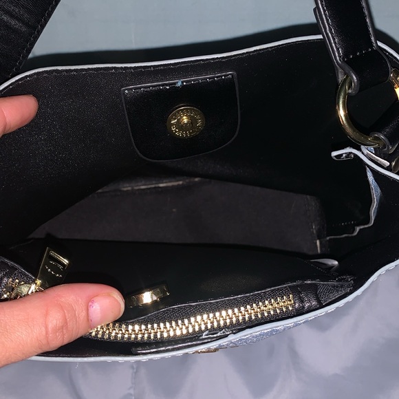 Crossbody bag - Picture 10 of 16